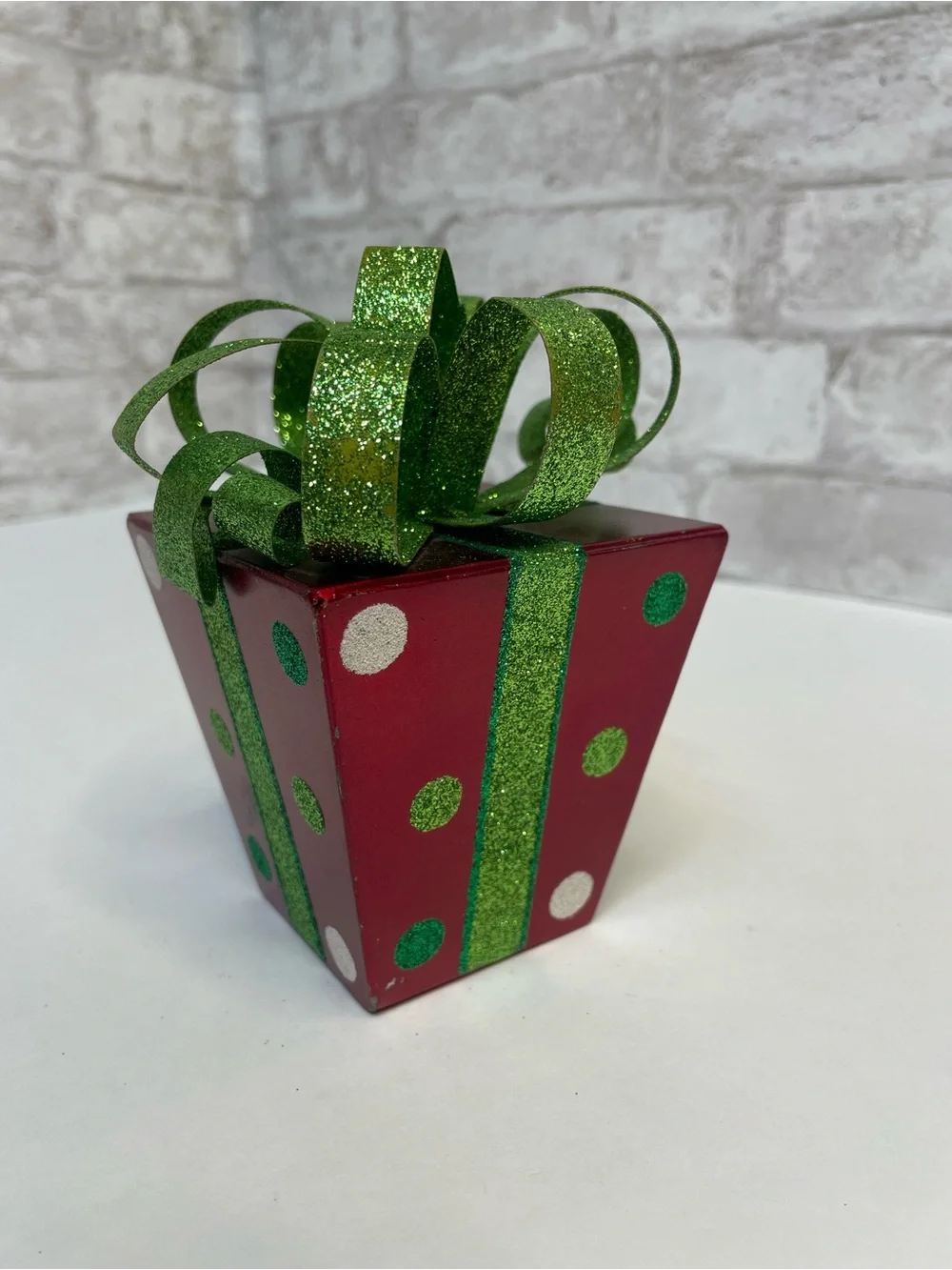 Vintage Pier 1 Glitter Polka Dot Present Bow Metal Rare HTF Red Christmas